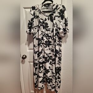 SHEIN Monochrome Floral Midi Dress